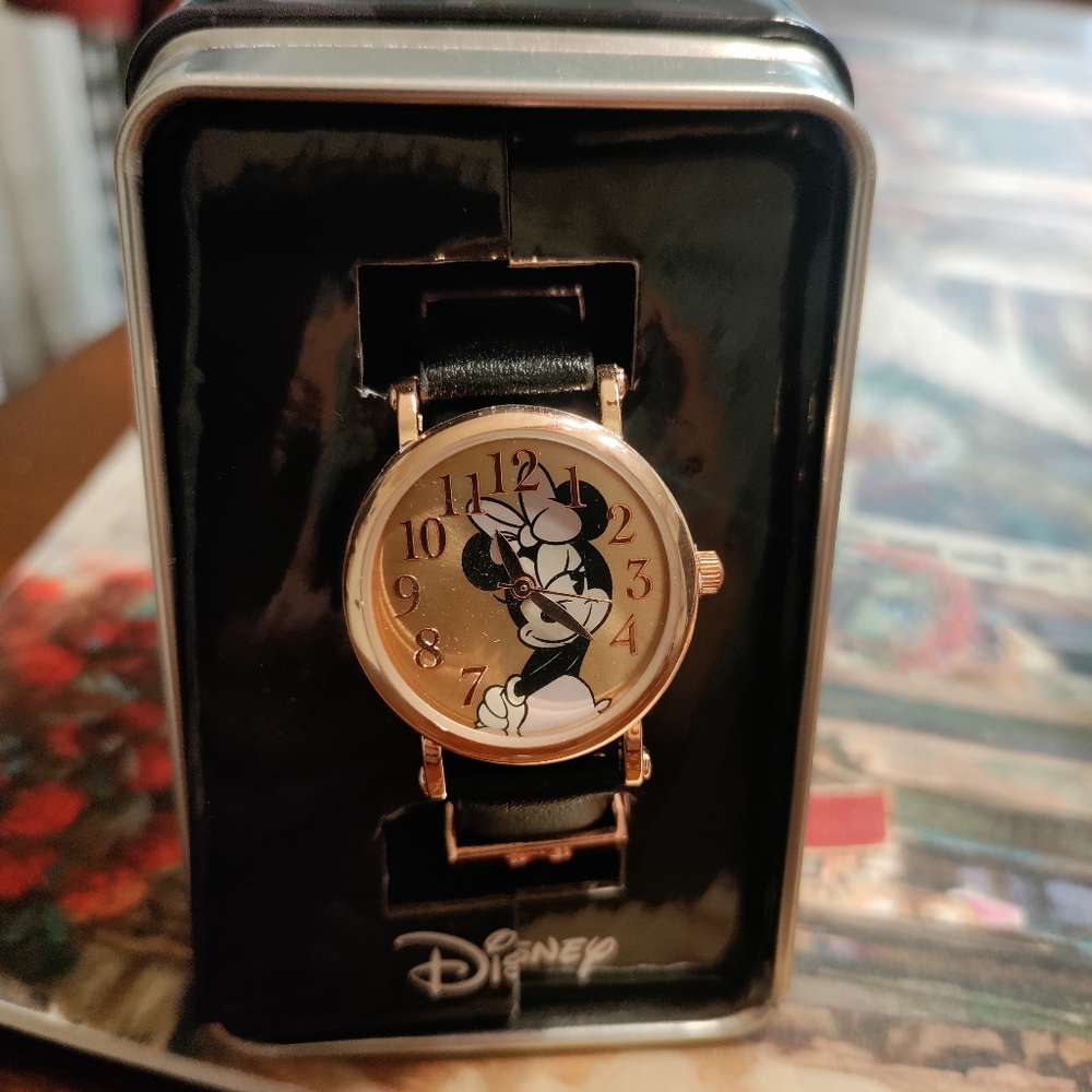 Minnie Mouse Watch - Picture 3 of 6